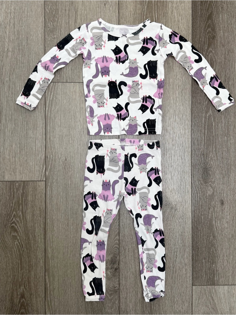 CARTERS 2PC HALLOWEEN SNUG FIT LONG SLEEVE TOP AND PANTS PJ SET CATS WHITE 3T